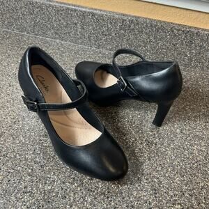 Clarks Collection Mary Jane Pump Comfort Heel Womens Sz 6M Black Leather Classic